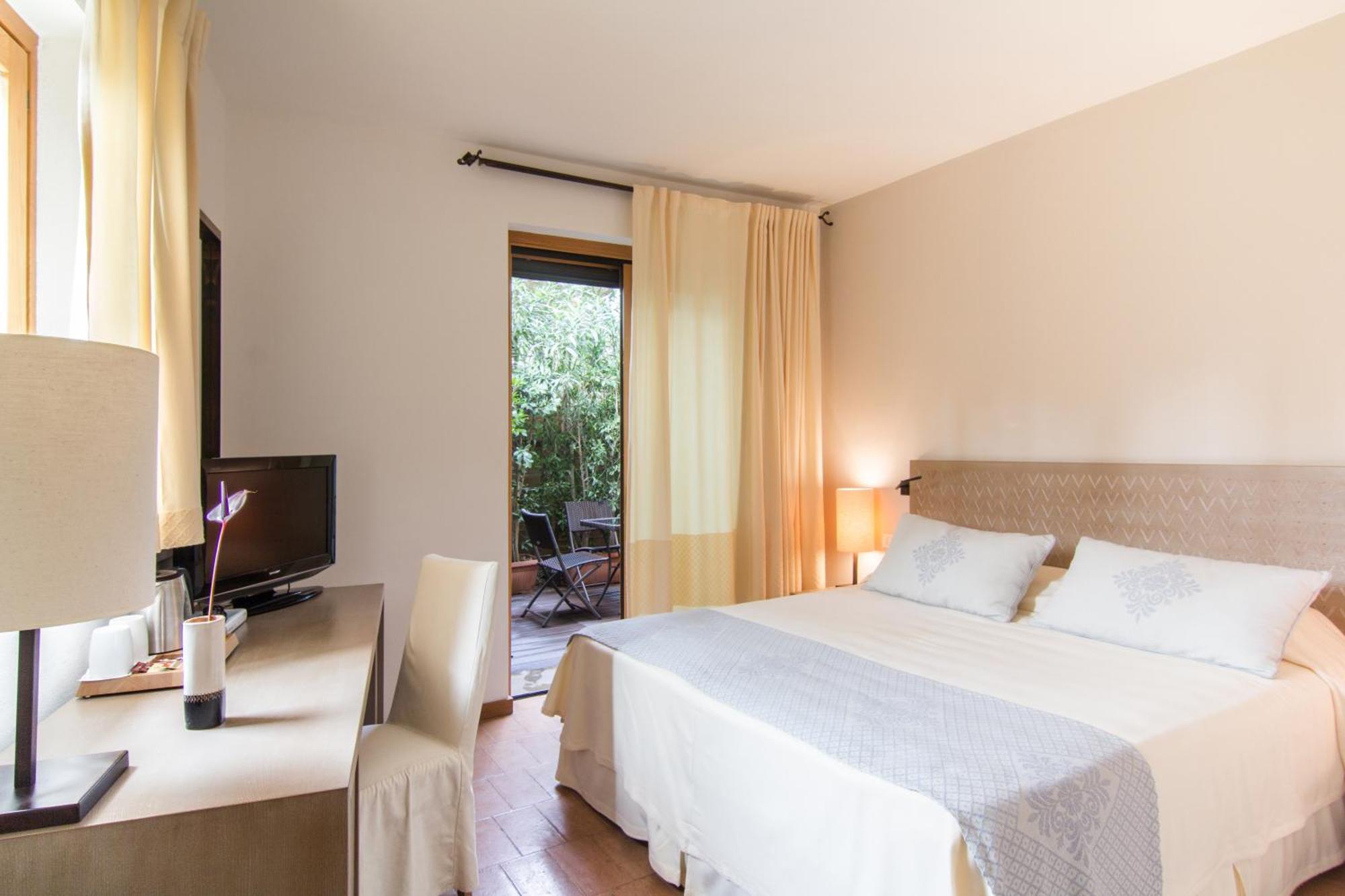 Classic Double Room,1729996555:JPEG